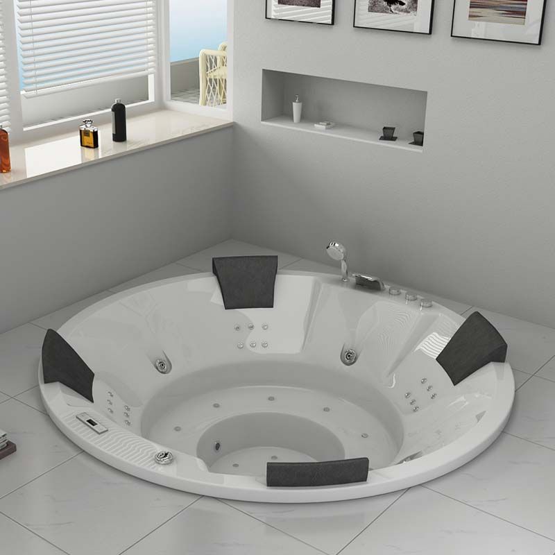 Baignoire balnéo ronde encastrable Family 44 jets