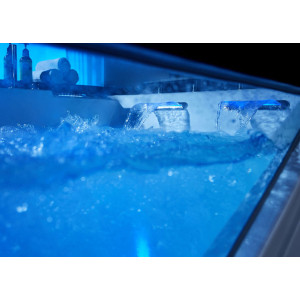 Baignoire balnéothérapie avec hublot éclairé pas la chromothérapie