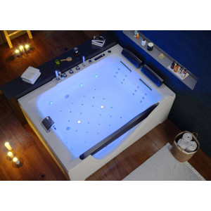 Grande baignoire balnéo pour deux personnes