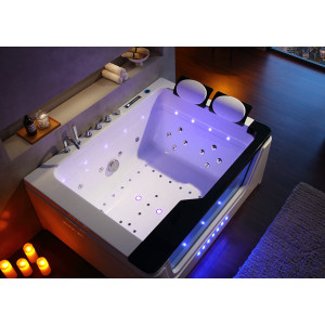 Baignoire spacieuse pour 2 personnes avec massage integré