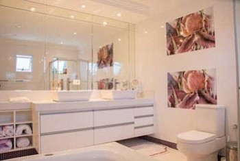 Conseils pratiques pour éclairer sa salle de bain